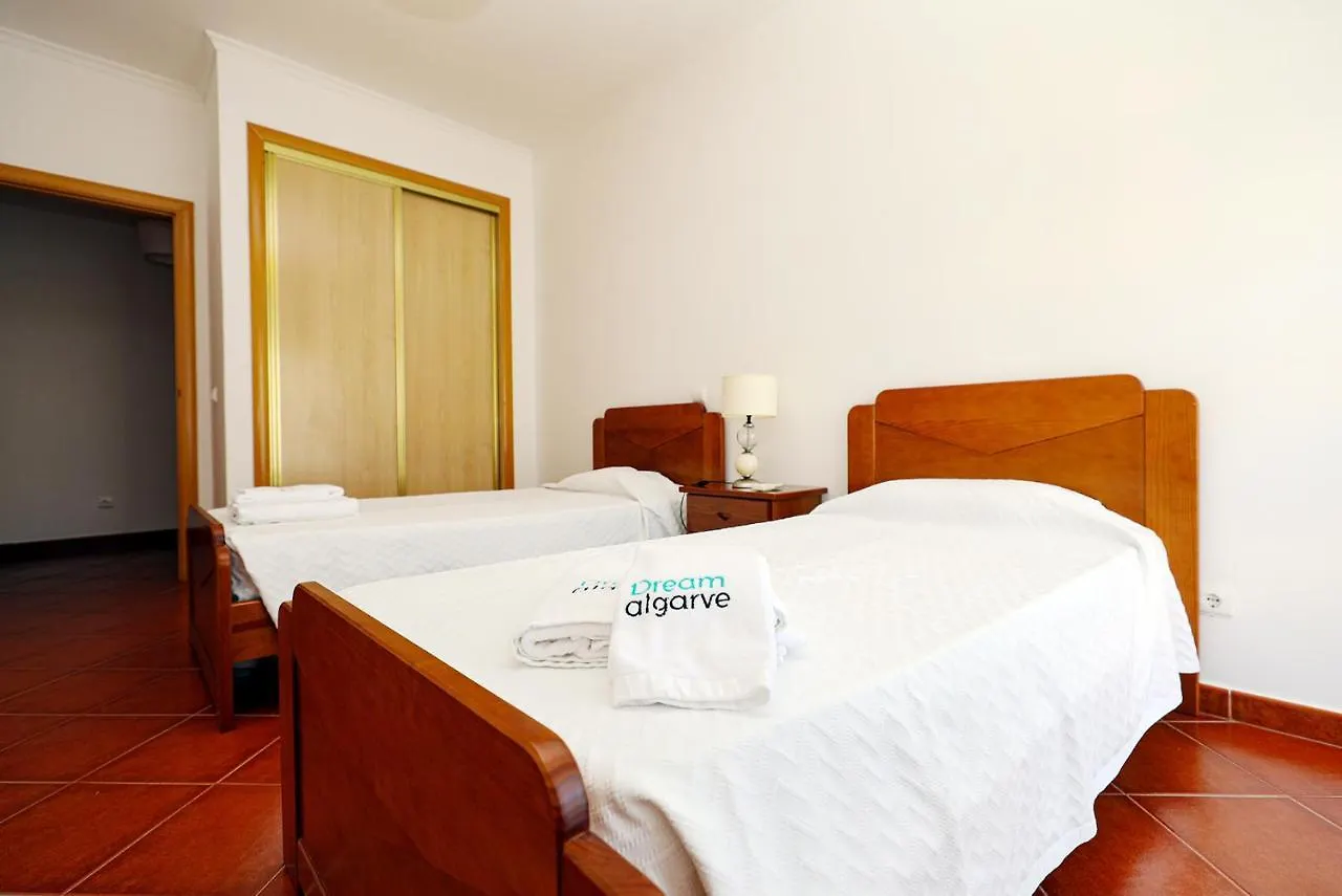 C24 - Sandy Way 3 Bed Apartment In לאגוּ‏ש 0*,