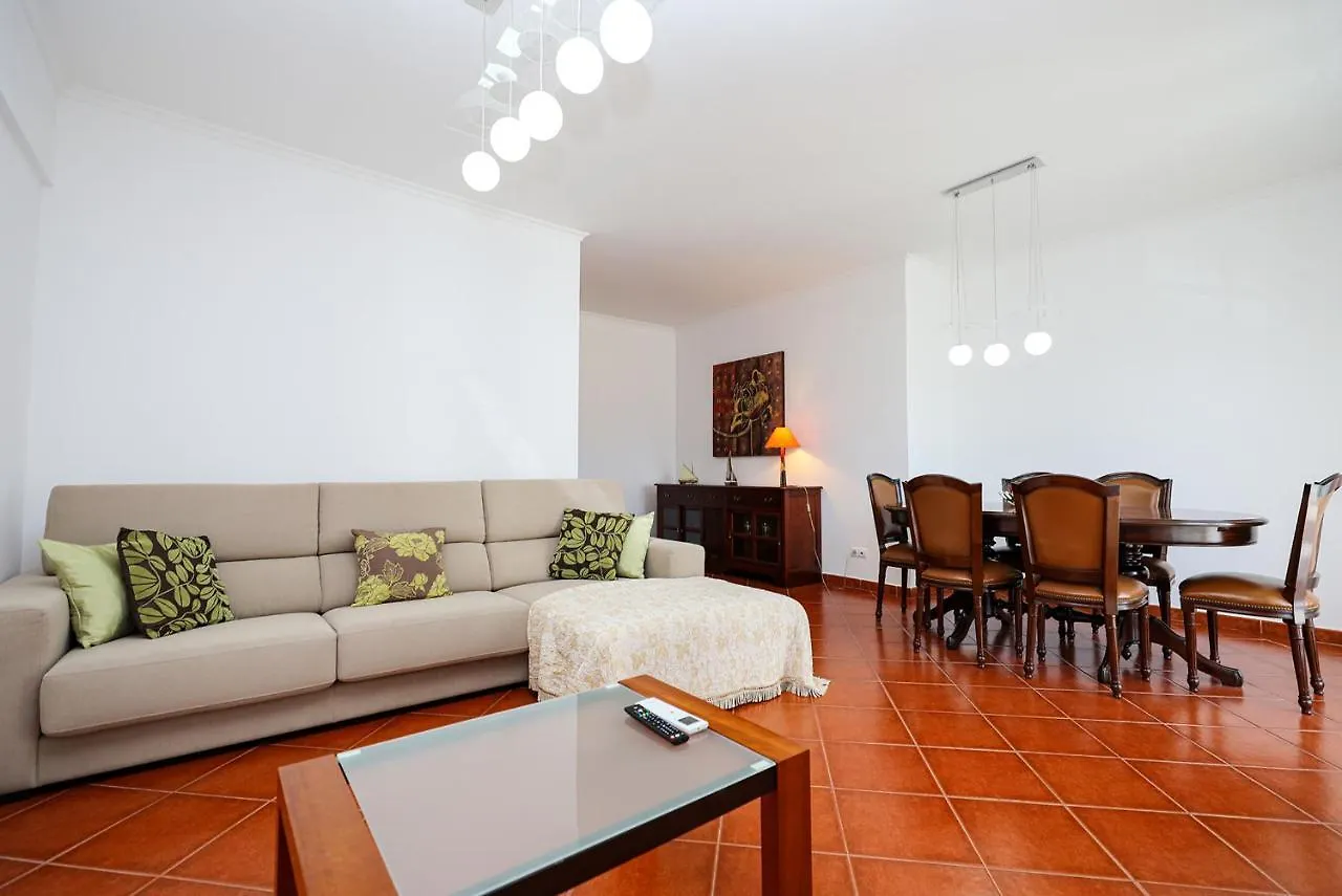 C24 - Sandy Way 3 Bed Apartment In לאגוּ‏ש 0*,  פורטוגל
