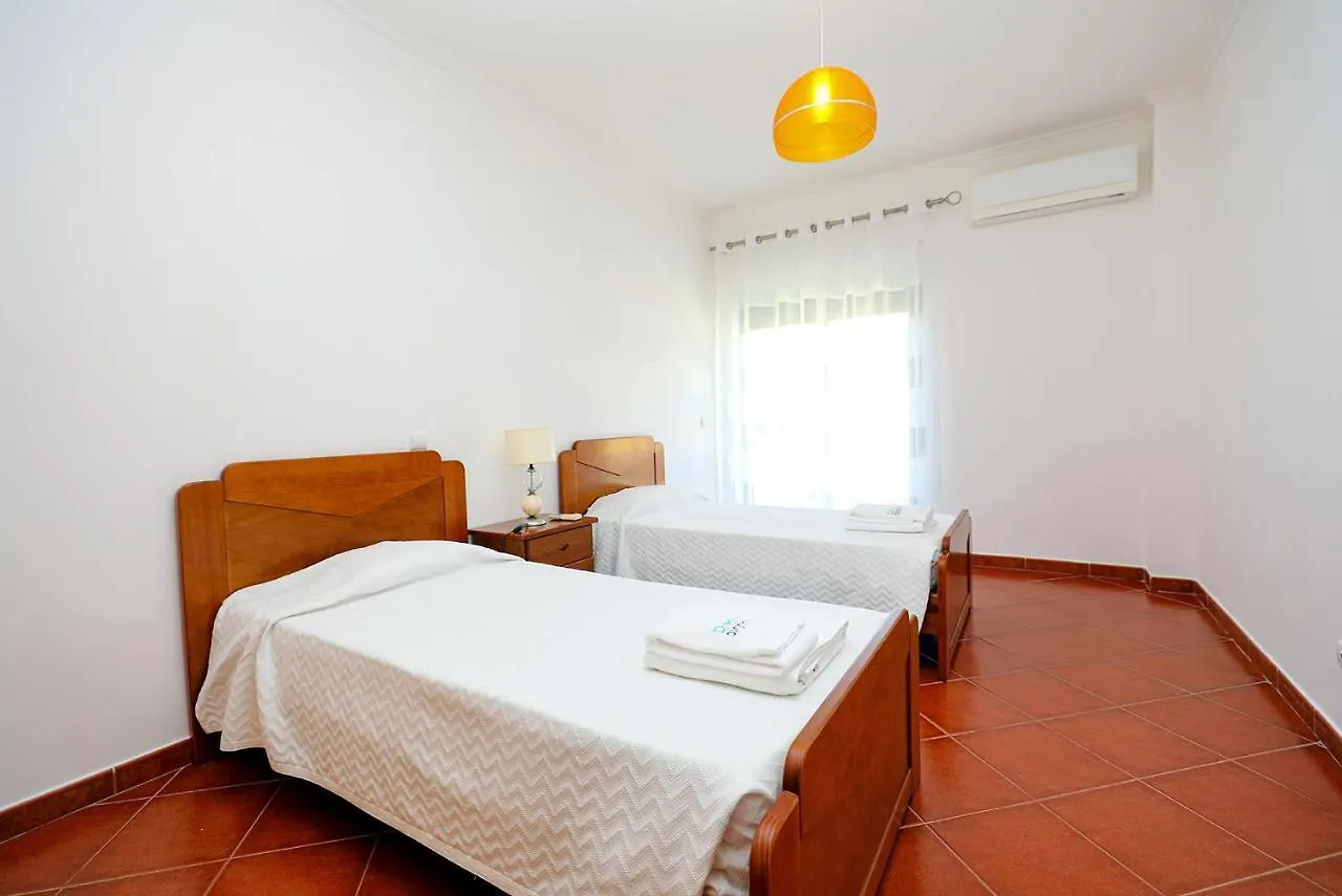 C24 - Sandy Way 3 Bed Apartment In לאגוּ‏ש 0*,  פורטוגל