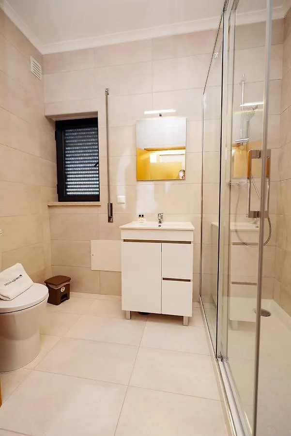 C24 - Sandy Way 3 Bed Apartment In לאגוּ‏ש