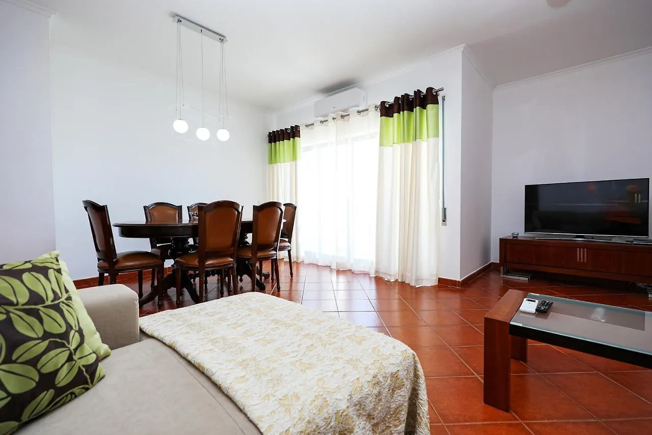 C24 - Sandy Way 3 Bed Apartment In לאגוּ‏ש 0*,  פורטוגל
